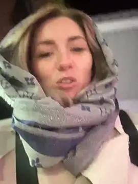 Snapshot of Crazy-Rosa chatting on February 4, 2:53 pm Crazy-Rosa online show from February 4, 2:53 pm