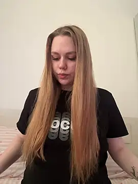 Snapshot of Marylallka5 chatting on June 20, 2:31 pm Marylallka5 online show from June 20, 2:31 pm