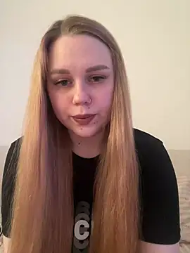 Snapshot of Marylallka5 chatting on June 26, 6:40 am Marylallka5 online show from June 26, 6:40 am