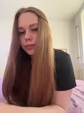 Snapshot of Marylallka5 chatting on August 4, 1:57 pm Marylallka5 online show from August 4, 1:57 pm