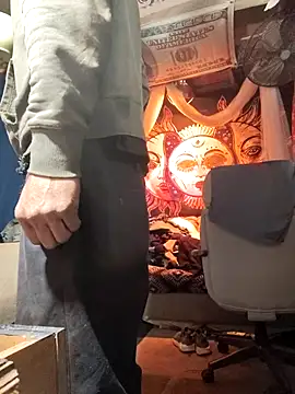 Snapshot of Gillygilly76 chatting on March 16, 10:00 am Gillygilly76 online show from March 16, 10:00 am