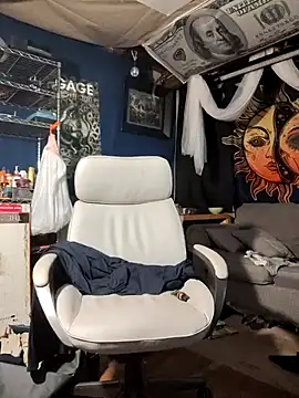 Snapshot of Gillygilly76 chatting on March 19, 8:11 pm Gillygilly76 online show from March 19, 8:11 pm