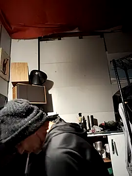 Snapshot of Gillygilly76 chatting on October 31, 9:21 am Gillygilly76 online show from October 31, 9:21 am