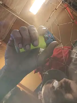 Snapshot of Gillygilly76 chatting on January 5, 8:12 pm Gillygilly76 online show from January 5, 8:12 pm