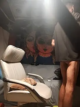 Snapshot of Gillygilly76 chatting on January 8, 11:18 pm Gillygilly76 online show from January 8, 11:18 pm