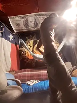 Snapshot of Gillygilly76 chatting on February 27, 5:29 am Gillygilly76 online show from February 27, 5:29 am