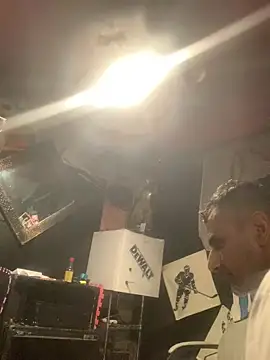 Snapshot of Gillygilly76 chatting on March 11, 5:52 pm Gillygilly76 online show from March 11, 5:52 pm