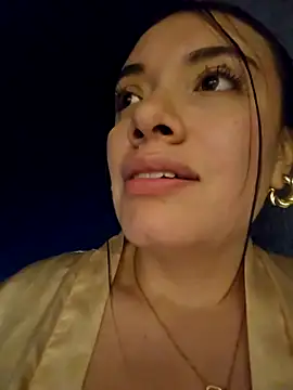 Snapshot of valery_mora chatting on December 7, 5:37 am valery mora online show from December 7, 5:37 am