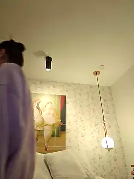 Snapshot of valery_mora chatting on December 21, 1:32 pm valery mora online show from December 21, 1:32 pm