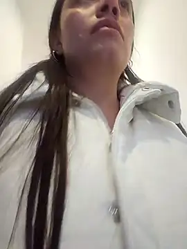Snapshot of valery_mora chatting on January 7, 1:46 pm valery mora online show from January 7, 1:46 pm