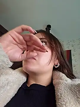 Snapshot of valery_mora chatting on February 5, 1:54 pm valery mora online show from February 5, 1:54 pm