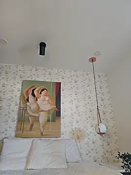 Snapshot of valery_mora chatting on February 10, 1:33 pm valery mora online show from February 10, 1:33 pm