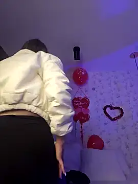 Snapshot of valery_mora chatting on February 12, 1:27 pm valery mora online show from February 12, 1:27 pm