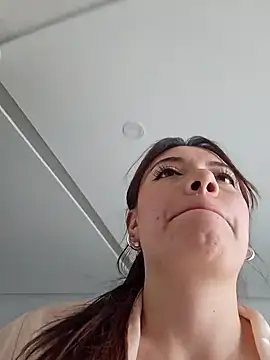 Snapshot of valery_mora chatting on March 1, 5:27 pm valery mora online show from March 1, 5:27 pm