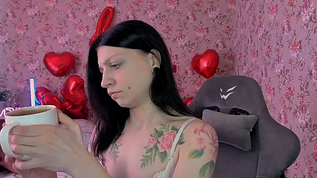 Snapshot of Lolly_Haze chatting on February 11, 5:34 am Lolly Haze online show from February 11, 5:34 am