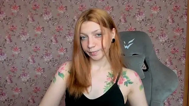 Snapshot of Lolly_Haze chatting on June 7, 4:05 am Lolly Haze online show from June 7, 4:05 am