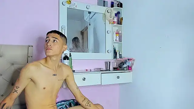 Sophie and andress online show from January 8, 4:34 am