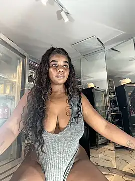 Snapshot of MAREIA_25 chatting on March 20, 3:13 am MAREIA 25 online show from March 20, 3:13 am