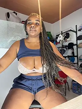 Snapshot of MAREIA_25 chatting on February 17, 2:46 pm MAREIA 25 online show from February 17, 2:46 pm