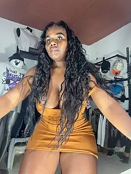 Snapshot of MAREIA_25 chatting on March 24, 5:51 pm MAREIA 25 online show from March 24, 5:51 pm