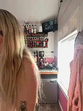 Snapshot of delicioussdixie chatting on February 14, 11:12 pm delicioussdixie online show from February 14, 11:12 pm