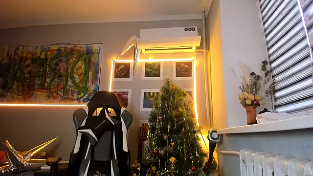 Snapshot of sara_sun34 chatting on December 23, 6:44 am sara sun34 online show from December 23, 6:44 am