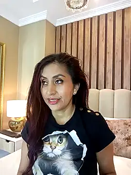 Snapshot of MonicaMoret chatting on February 13, 12:11 pm MonicaMoret online show from February 13, 12:11 pm