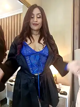 Snapshot of MonicaMoret chatting on February 21, 3:21 pm MonicaMoret online show from February 21, 3:21 pm