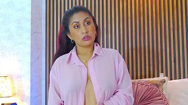 Snapshot of MonicaMoret chatting on October 3, 12:57 pm MonicaMoret online show from October 3, 12:57 pm