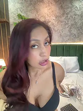 Snapshot of MonicaMoret chatting on May 28, 12:35 pm MonicaMoret online show from May 28, 12:35 pm