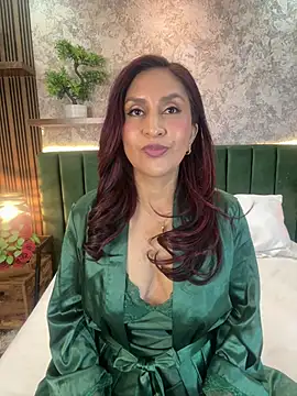 Snapshot of MonicaMoret chatting on June 27, 12:22 pm MonicaMoret online show from June 27, 12:22 pm