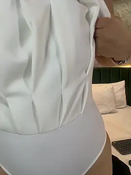 Snapshot of MonicaMoret chatting on July 2, 12:44 pm MonicaMoret online show from July 2, 12:44 pm