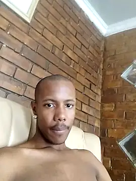 Snapshot of bobzerr chatting on March 11, 11:16 am bobzerr online show from March 11, 11:16 am