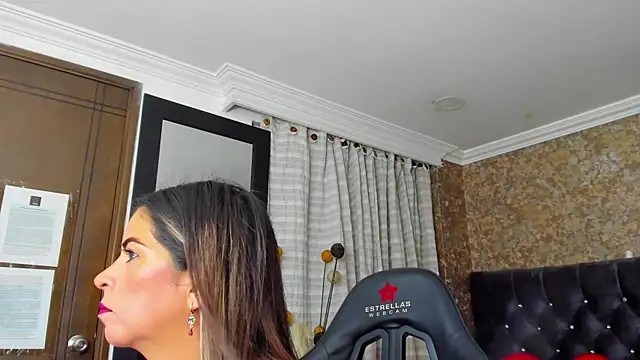 stella xue online show from February 15, 7:50 pm