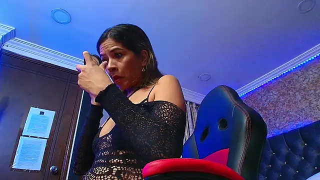 stella xue online show from October 2, 8:05 pm