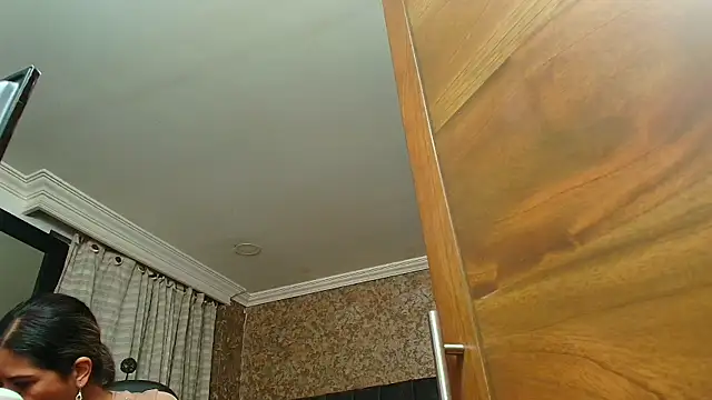 stella xue online show from October 4, 1:42 pm