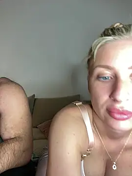 Snapshot of belle98 chatting on February 26, 8:22 pm belle98 online show from February 26, 8:22 pm