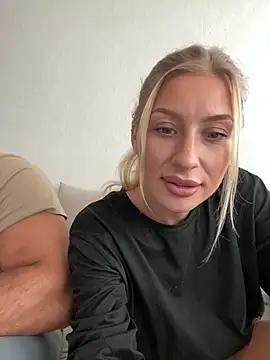 Snapshot of belle98 chatting on October 17, 1:35 pm belle98 online show from October 17, 1:35 pm