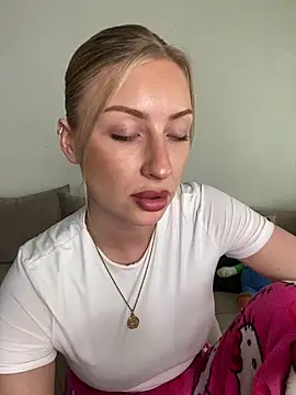 belle98 online show from May 1, 12:54 pm