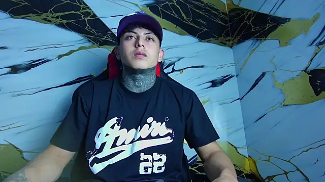 Kevin22 222 online show from February 4, 3:00 am