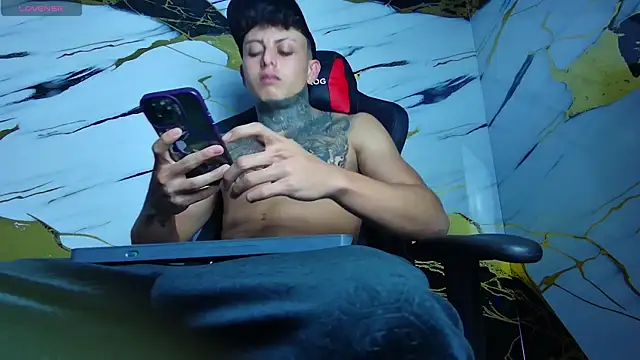 Kevin22 222 online show from February 8, 2:26 am