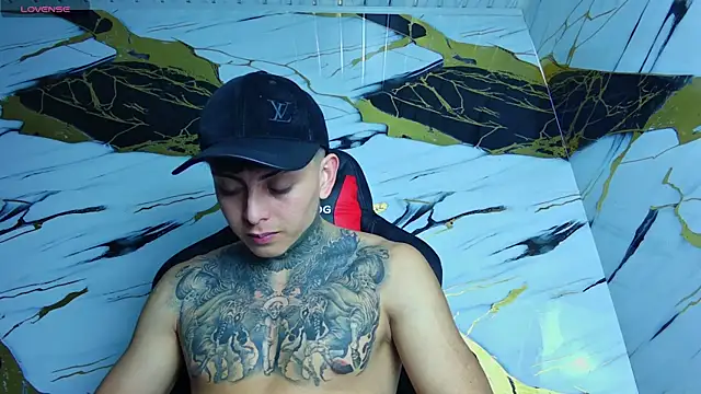 Kevin22 222 online show from March 17, 1:24 am