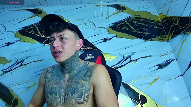 Kevin22 222 online show from March 19, 5:17 pm