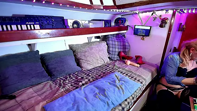 Honeykiss23 online show from January 16, 7:20 pm