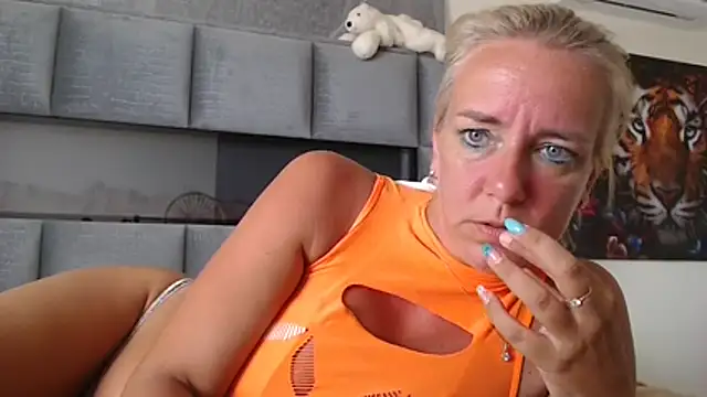 Wendysexyx online show from April 27, 5:22 pm