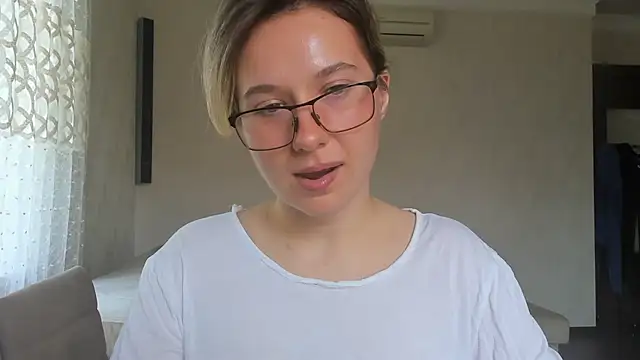 Snapshot of Lilith_lutherlow chatting on June 27, 1:17 pm Lilith lutherlow online show from June 27, 1:17 pm