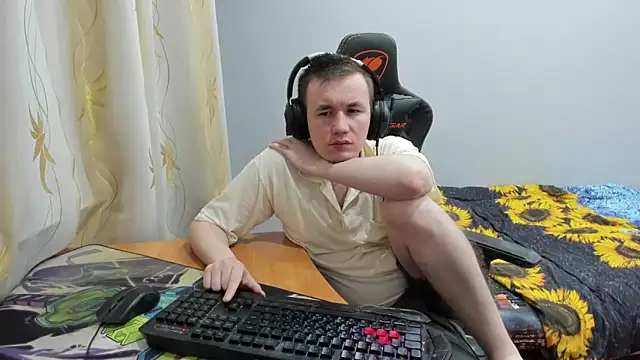 iliaskrislove online show from November 1, 5:59 pm