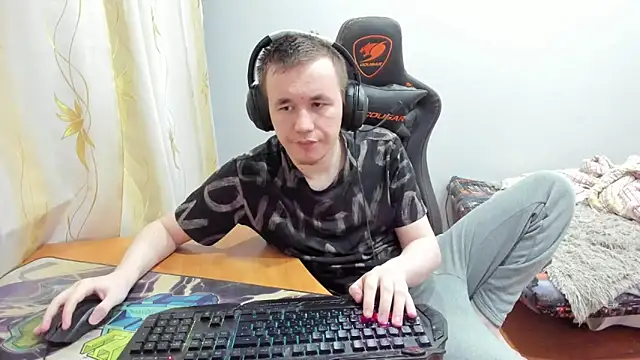 iliaskrislove online show from November 6, 12:50 pm