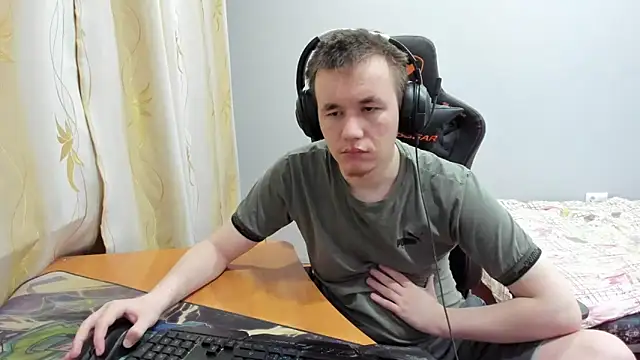 iliaskrislove online show from November 13, 9:47 pm