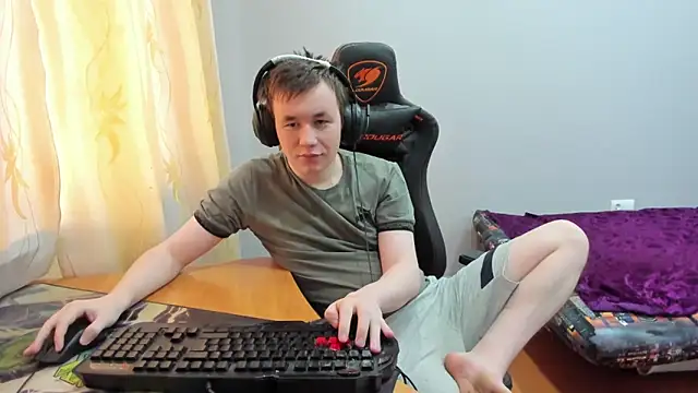 iliaskrislove online show from December 20, 6:31 am